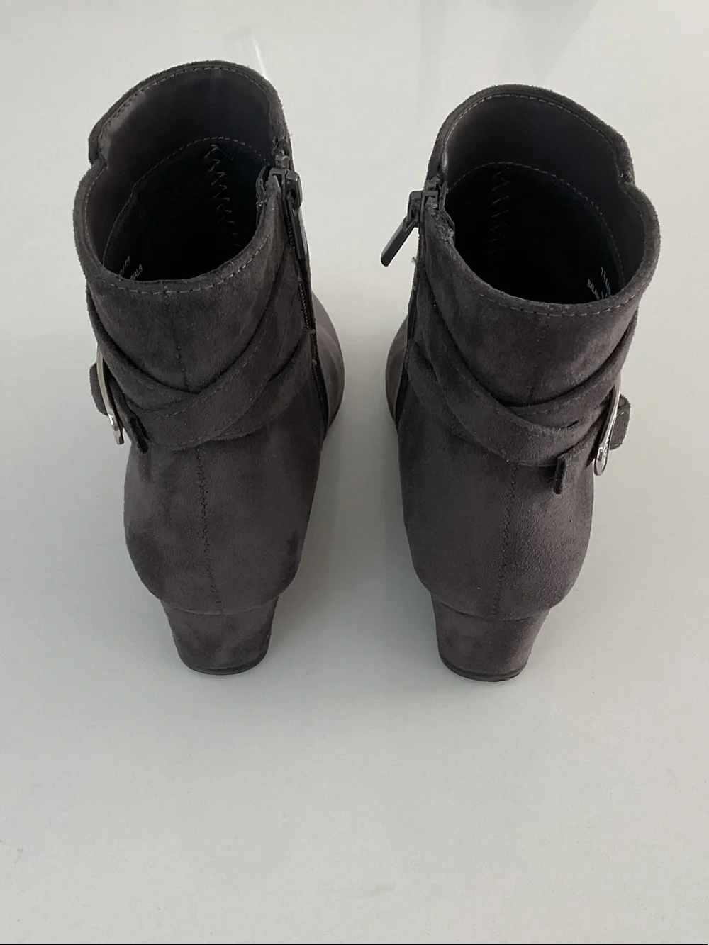Impo sleek suede